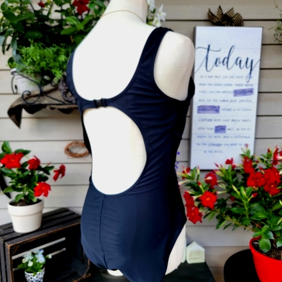 CHEROKEE ♡ Gorgeous Black 1pc Padded Bralette Clasps in Back Swimsuit 10 - Picture 6 of 11